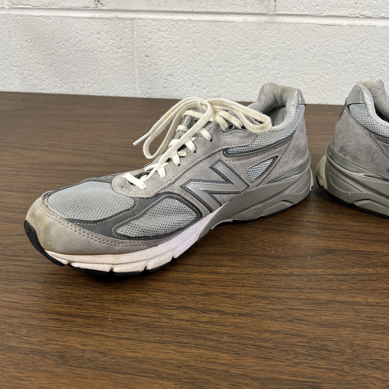 New Balance 990v4 Made in USA Grey Silver Mens Size 11 Athletic Shoes Sneakers