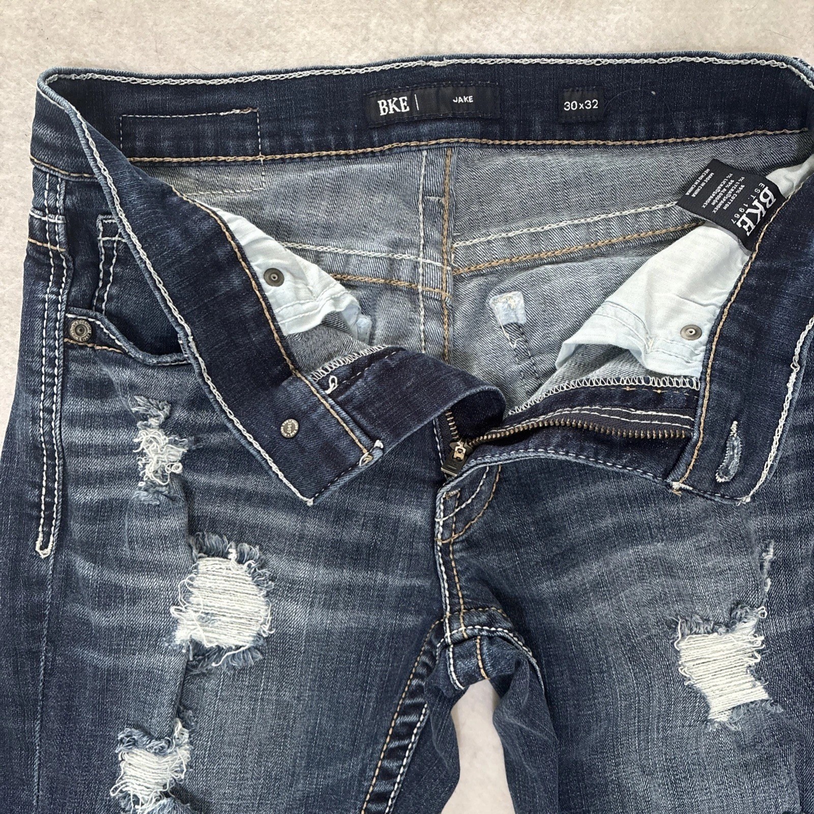 BKE Buckle Jake Jeans Men’s Size 30×32 Distressed Straight Leg Stretch Dark Wash