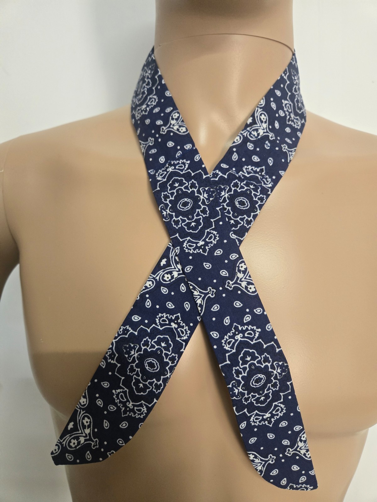 COOLMOR Evaporative Cooling Neck Bandana with Crystal Beads for Heat Stress