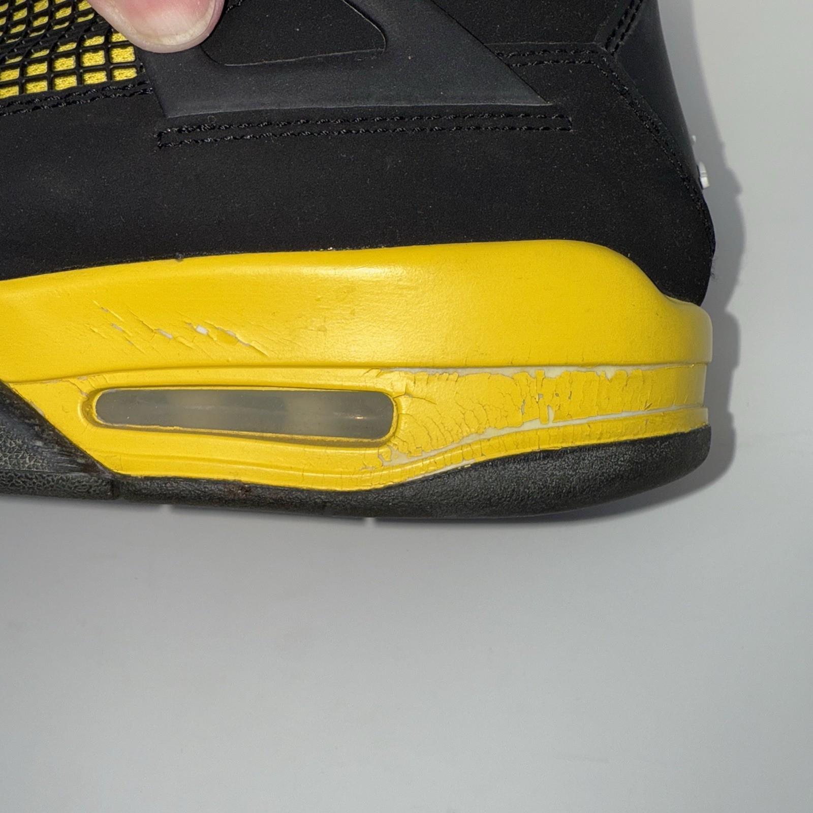 Nike Air Jordan 4 Retro Thunder Men’s Size 10.5 Black Yellow