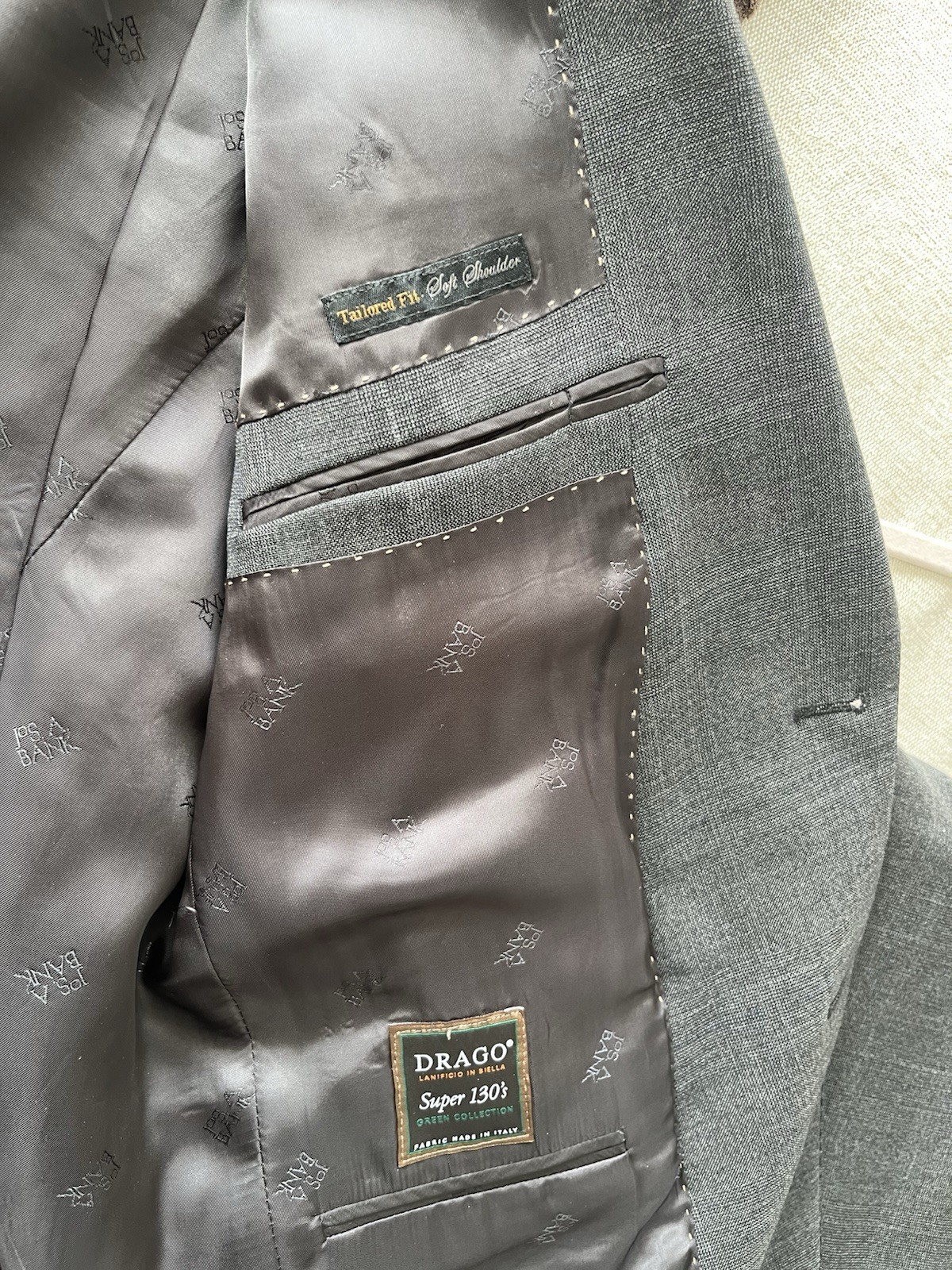 Jos. A. Bank Reserve Gray Wool Suit Super 130’s 42R 36×32 Tailored Fit