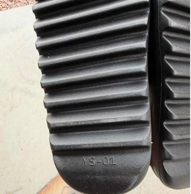 Yeezy Slide YZY YS-01 Black AUTHENTIC NEW With Dust Bag 6-12M