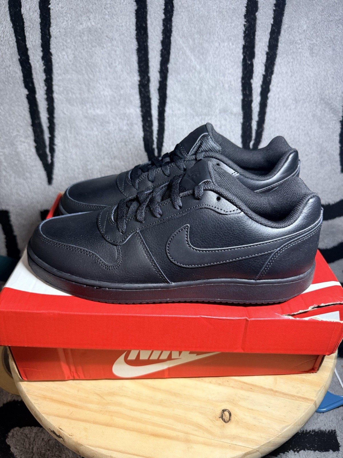 Nike Ebernon Low Men’s Low Top Lace-Up Leather Sneakers Triple Black 10.5 men