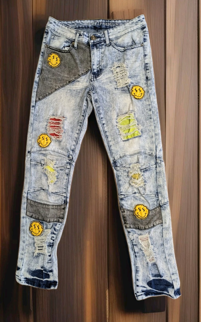 Rue 21 Skinny Supreme Flex Stacked Jeans 28×30 Moto Acid Wash Smiley Face Patch