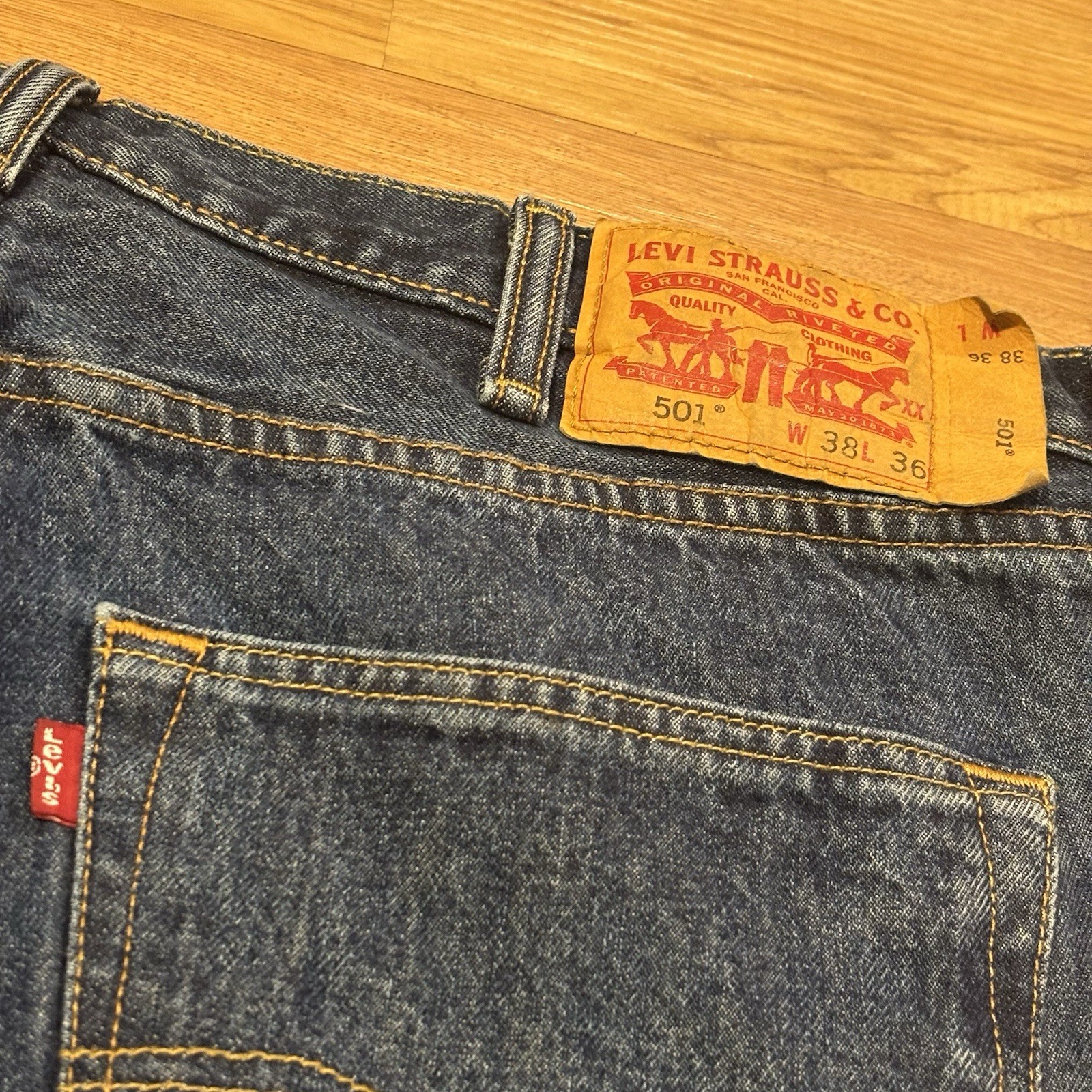 Levis 501 Jeans Men 38×36 Original Fit Blue Dark Stonewash Denim Button Fly 0194