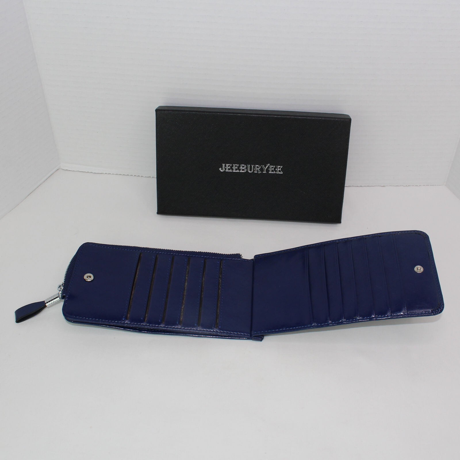 Jeeburyee Blue Oil Waxed Ladies Wallet 26 Card Slots Zipper Center NWOT in Box