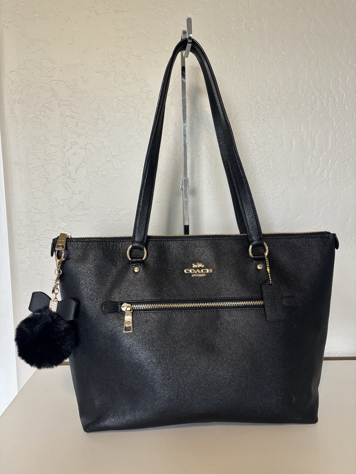 Coach NY City Gallery Tote Bag Leather F79608 Black Gold