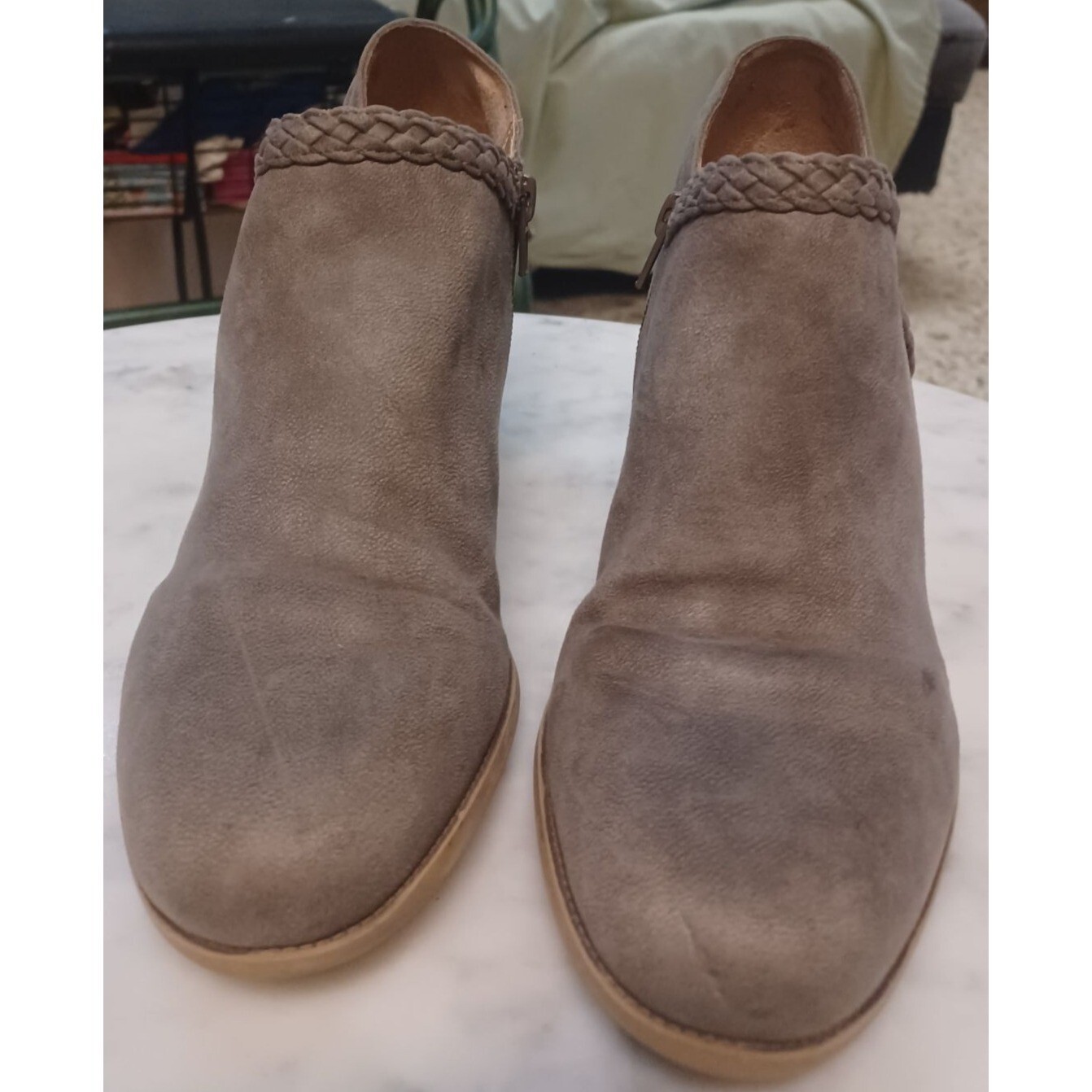 Life Stride Womens Heeled Faux Suede Ankle Booties 10M Gray Tan