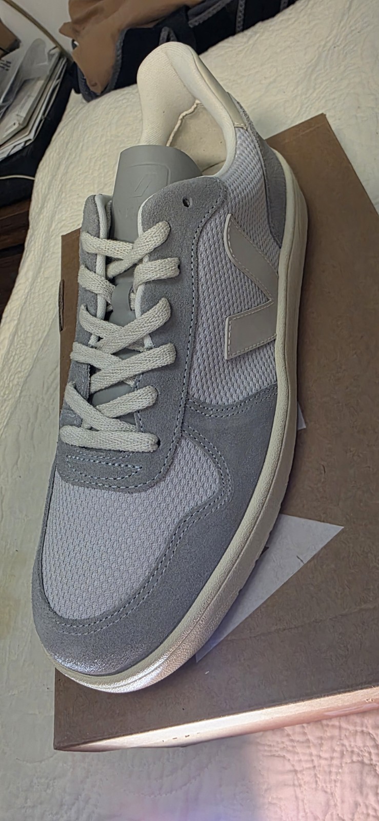 NEW Veja V-10 B-MESH LIGHT GREY PIERRE Men’s size 44/11 IN BOX
