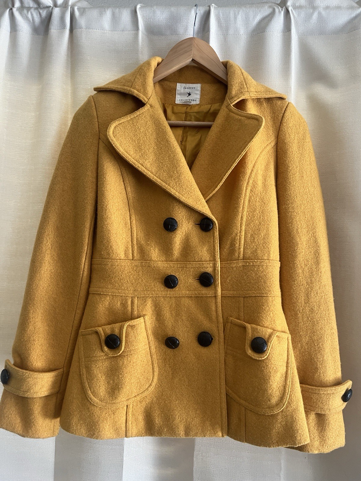 Women’s Forever Twenty One Gold Color Coat Size Medium ( Pre-Owned )