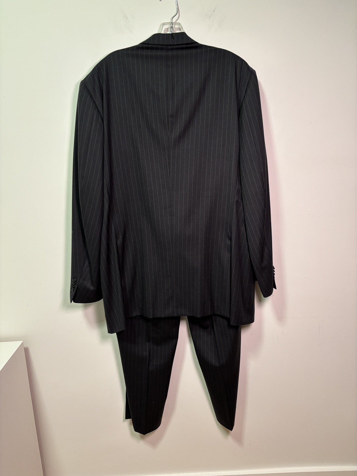 Corneliani Italy Super Fine Wool Suit 48L EU 58 Graphite Pinstripe Luxury