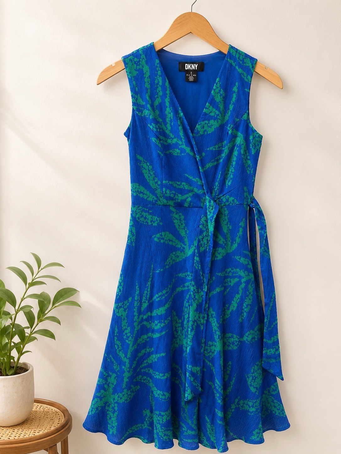 DKNY Blue/Green Floral Wrap Dress Tie Closure V-Neck Sleeveless Knee 8
