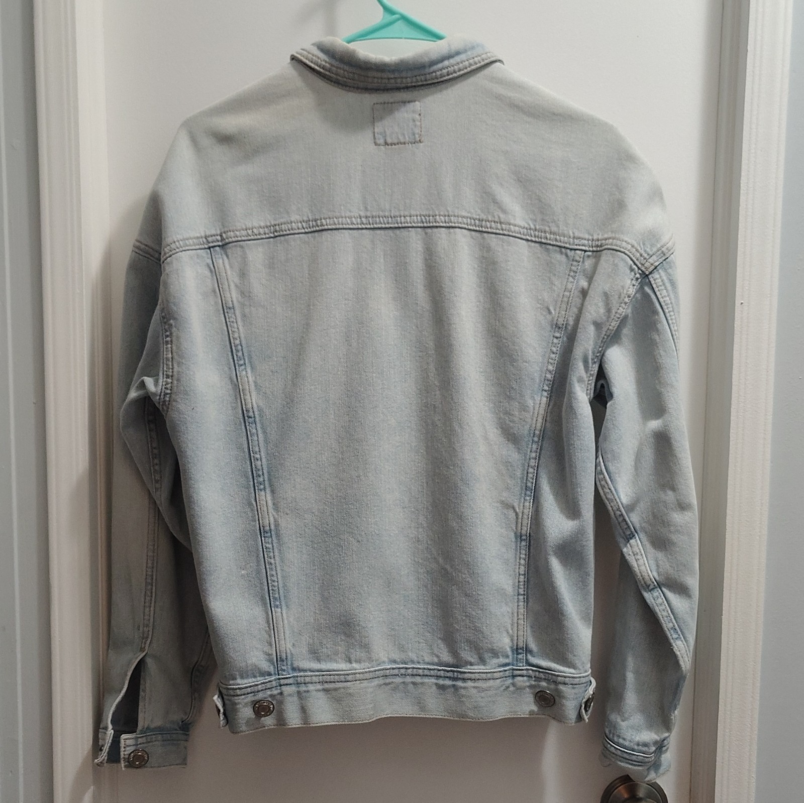 American Eagle Outfitters Men’s Light Wash Denim Jacket Button Front