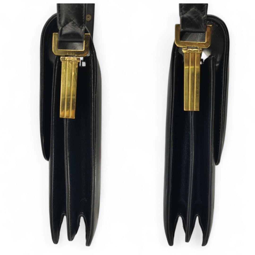 CELINE Black Leather Horse Carriage Shoulder Bag Gold Hardware Auth