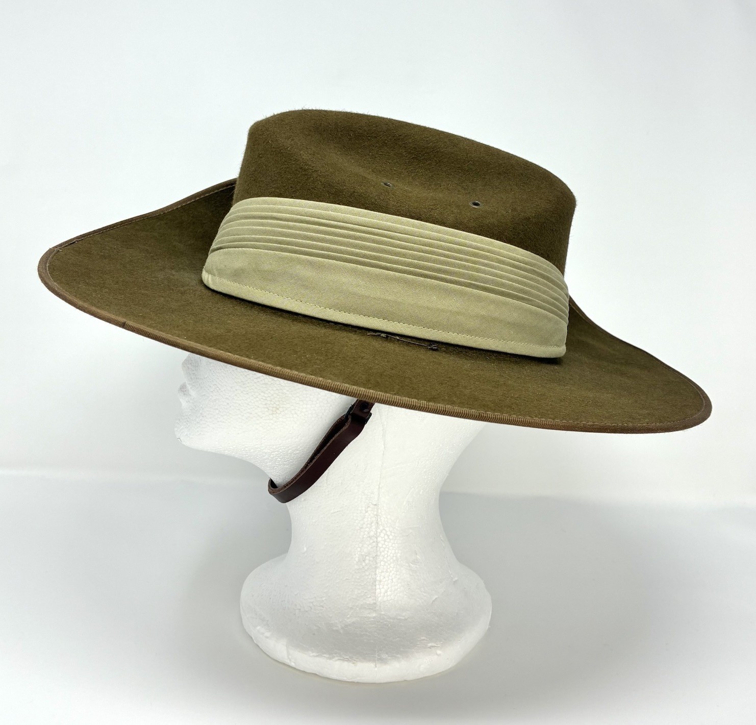 VTG Australian Army Slouch Hat 54 Khaki Fur Felt 6 3/4 Mountcastle S/XS EUC