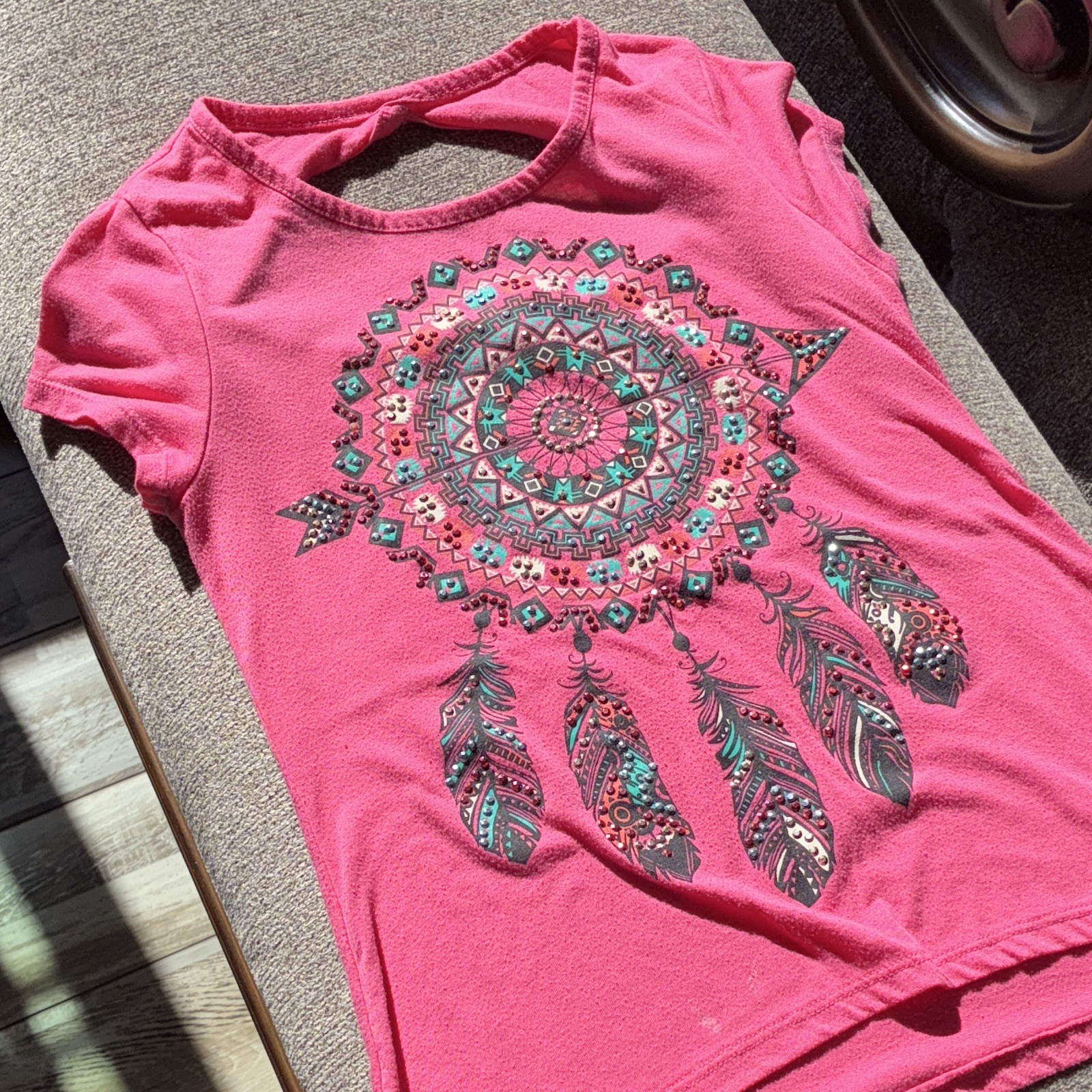Beautees girls Pink Graphic Sequin Keyhole Neck Short Sleeve Tee L
