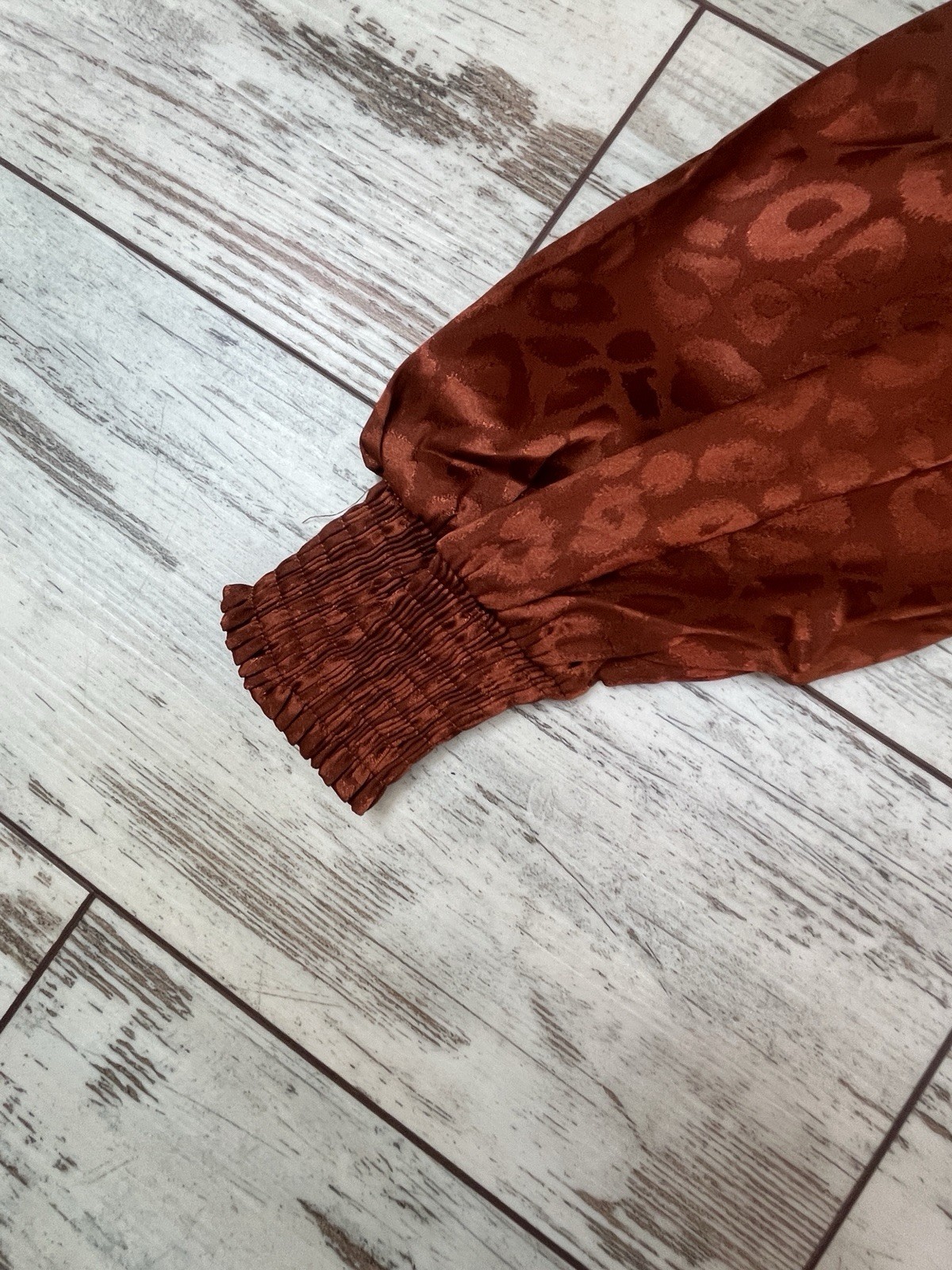 Lyaner NWOT Brown Satin Mock Neck Puff Sleeve Blouse XL Leopard Jacquard