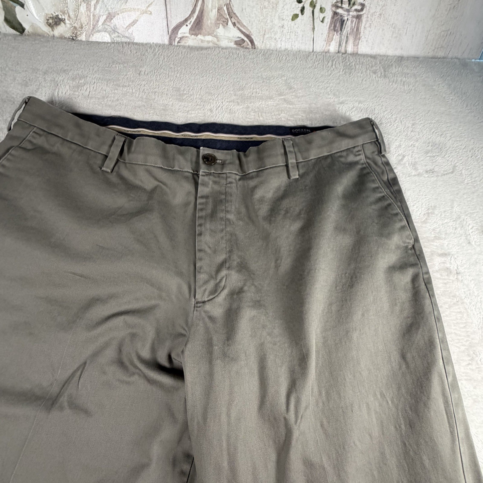 Dockers Signature Khakis Men’s Pants 42×32 Olive Gray Classic Fit