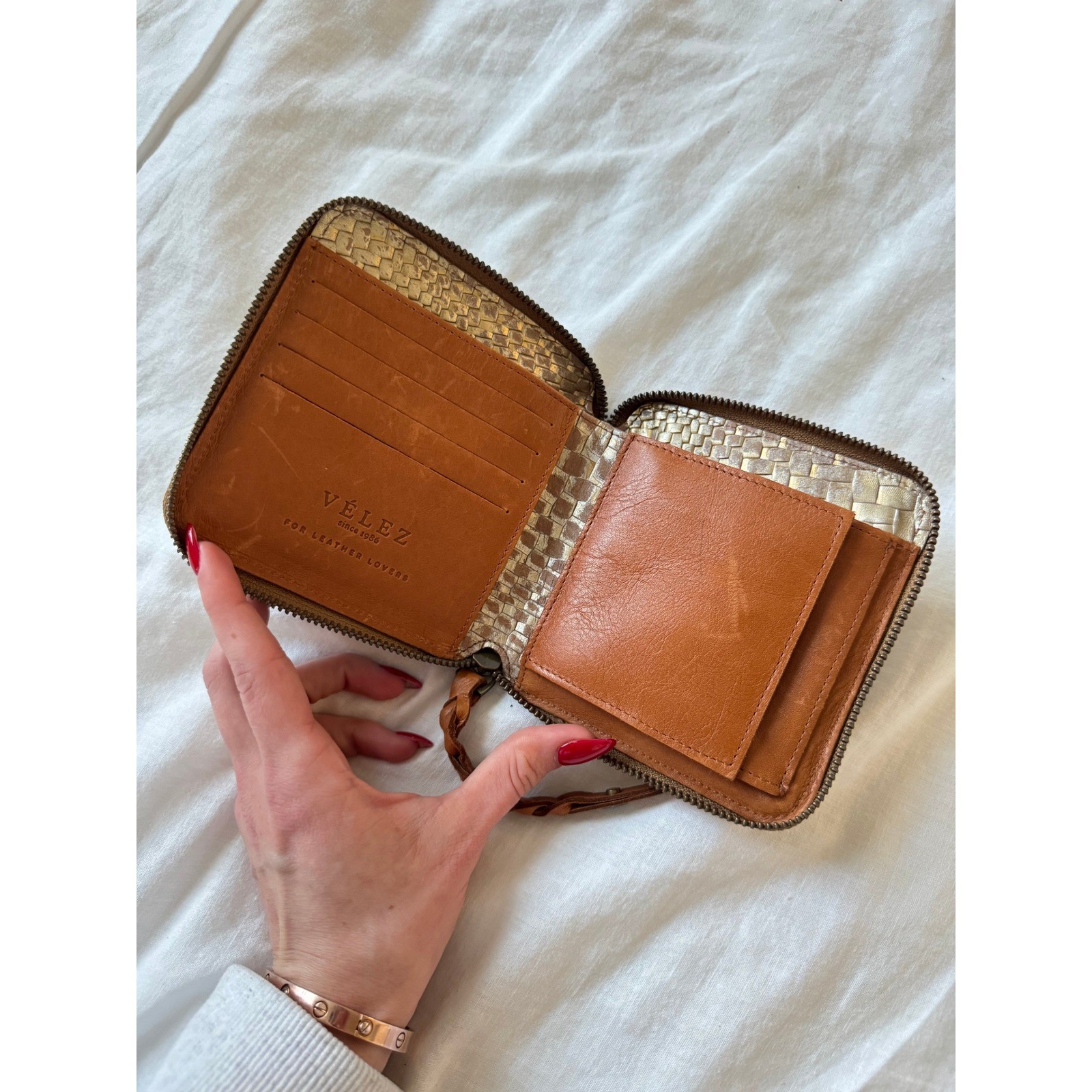 Velez Artisan Leather Columbian Women’s Wallet / Billetera Gold Zip