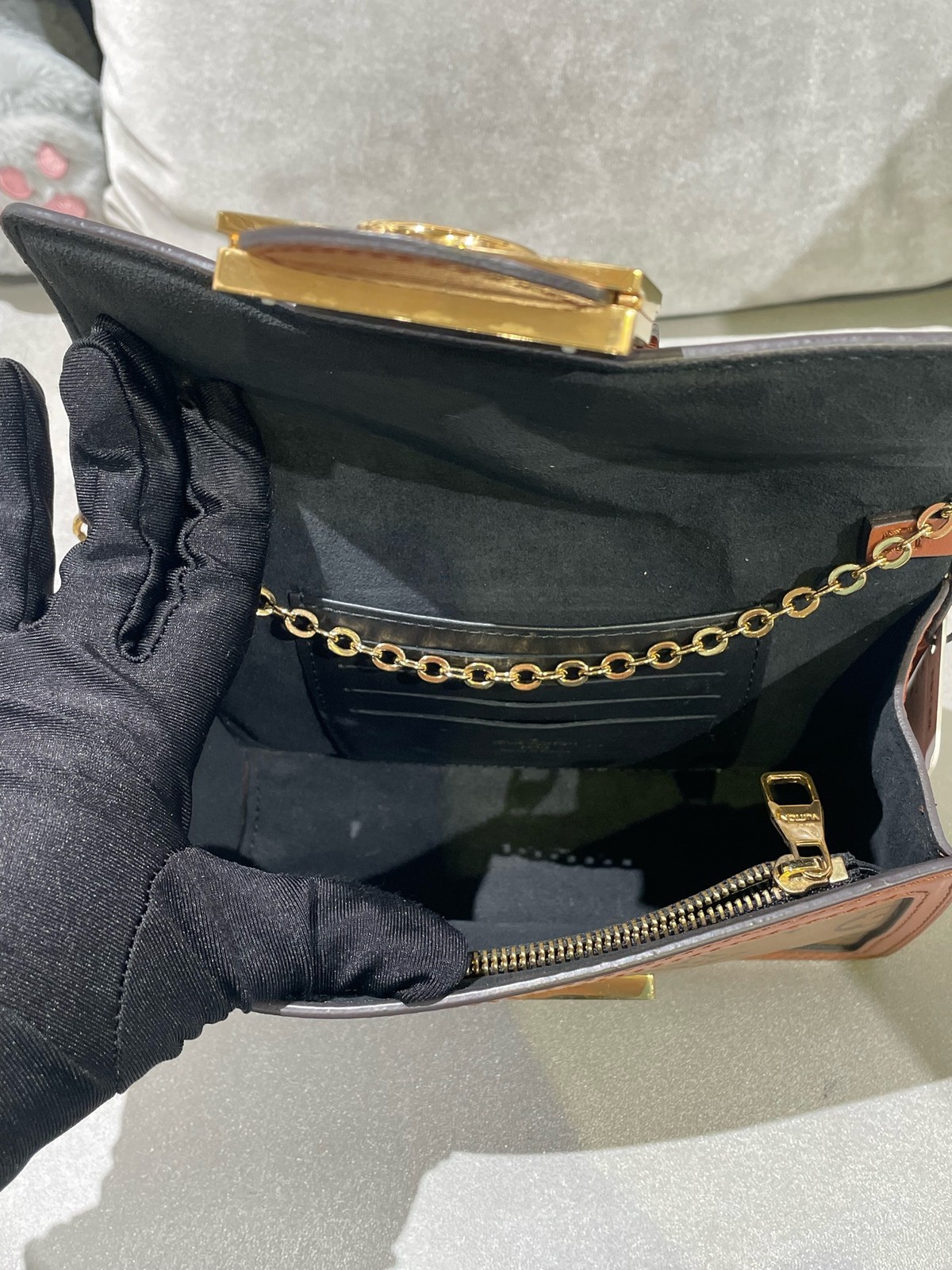 Louis Vuitton Pre-Owned Authentic Dauphine Chain Bag M68746 18.5 x 12 x 5