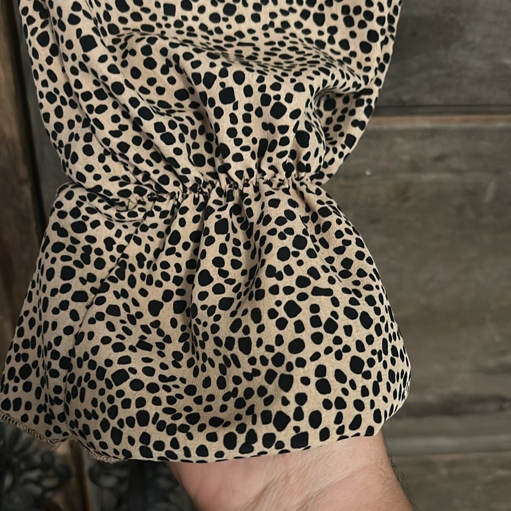 HESPERUS LONG SLEEVE ANIMAL PRINT CROPPED TOP SIZE MEDIUM