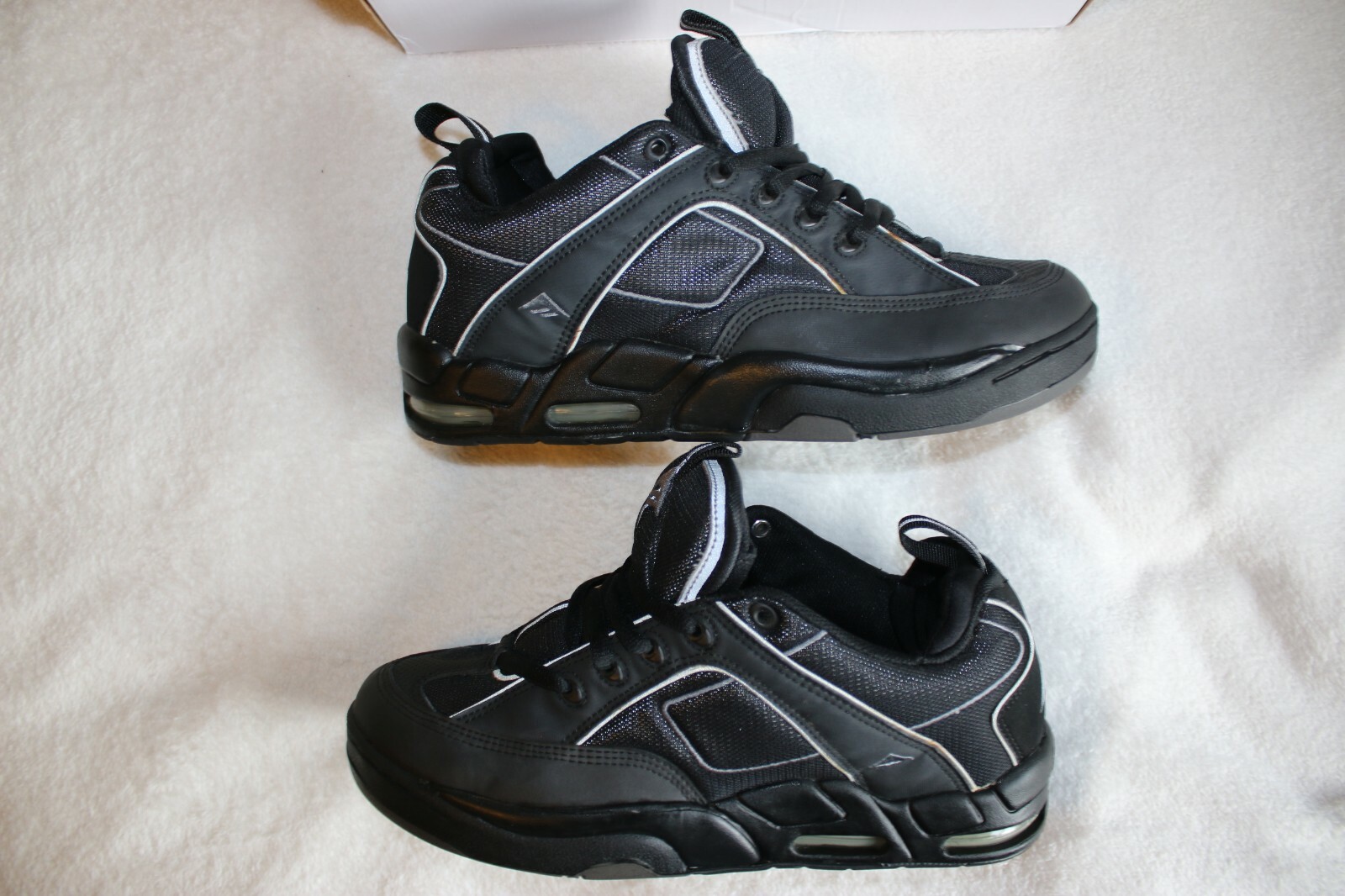 Emerica Scale – Sample – Size 9.5 US – ( Es – Koston – Axion – Emerica )