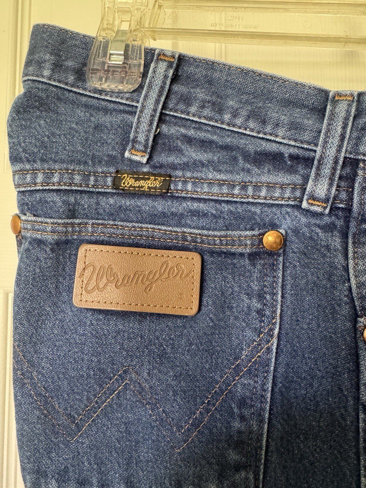 Wrangler Cowboy Cut Men’s Blue Medium Wash Denim Straight Jeans 5-Pocket Cotton