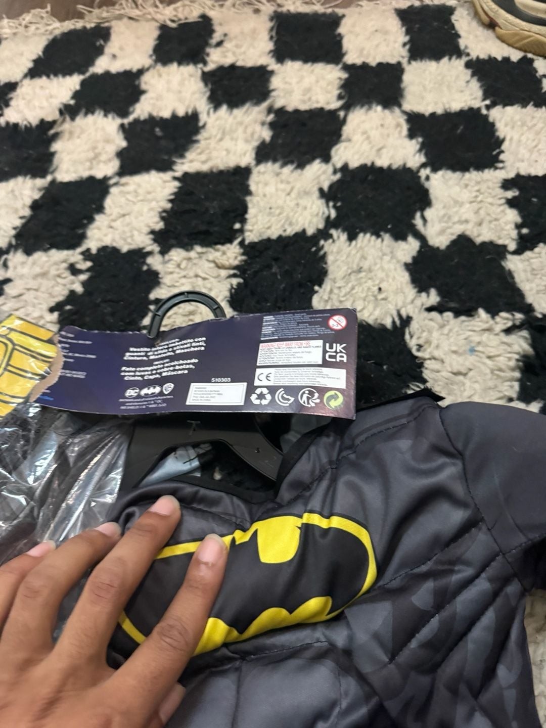 Rubie’s DC Comics Batman Muscle Chest Costume with Mask and Cape