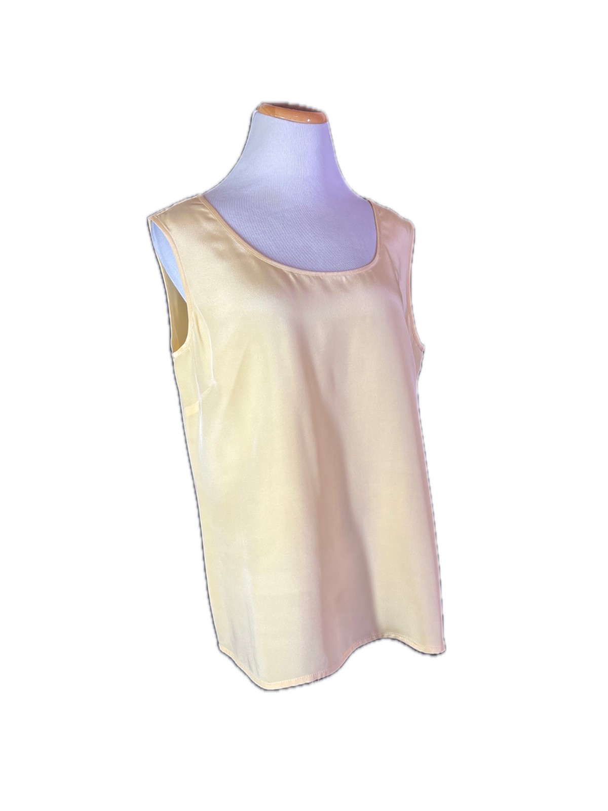 St. John Size 10 Creamy Yellow Silk Sleeveless Shell Top Tank