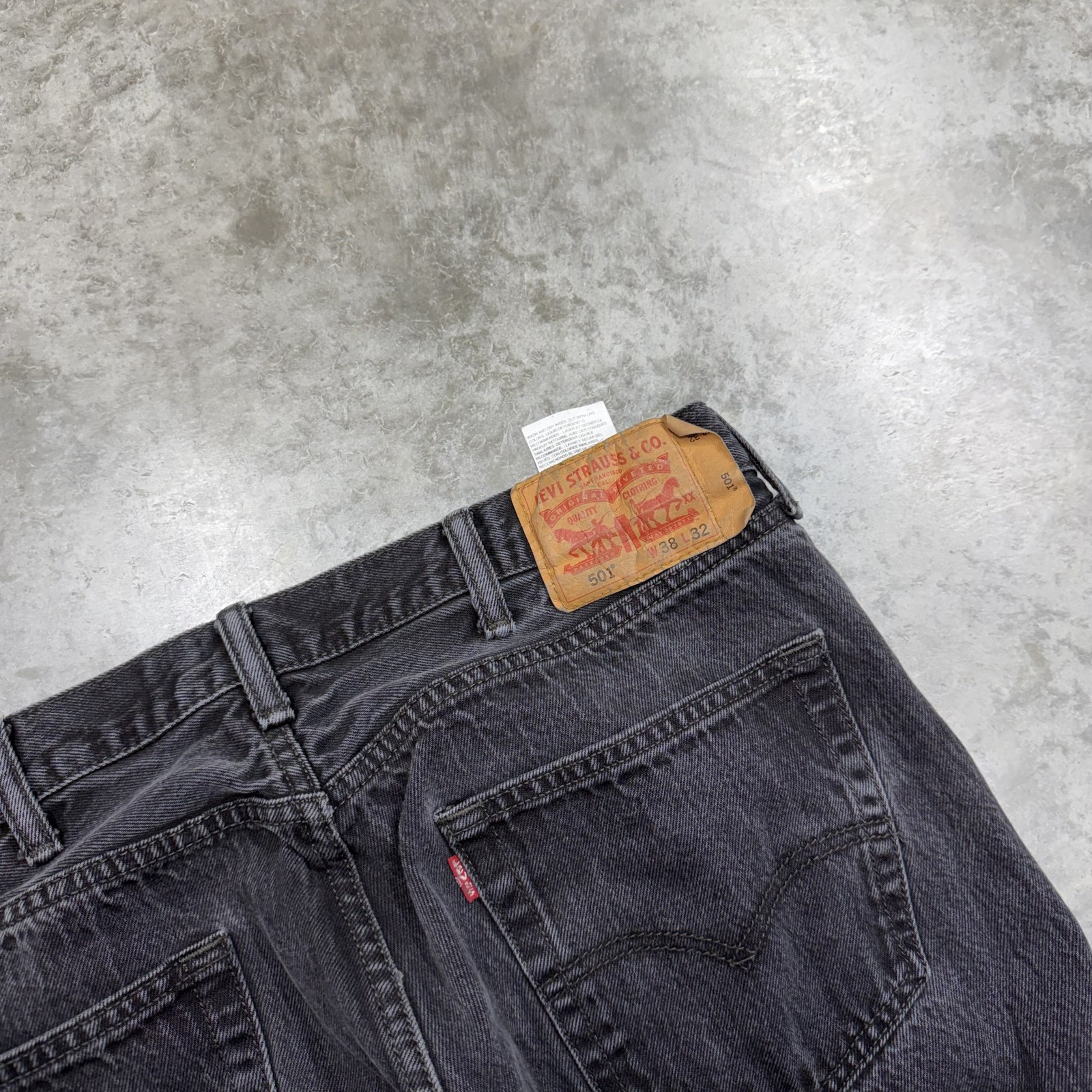 Levis 501 Jeans Mens 38×30 Black Charcoal Wash Button Fly Straight Leg Denim