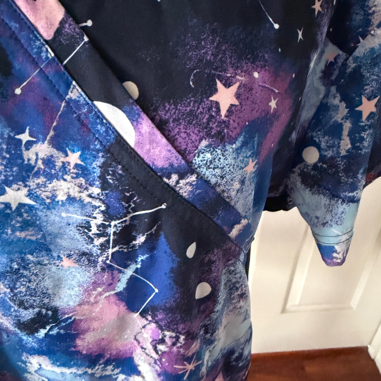 Koi Lite XL Galaxy Celestial Scrub TopPockets Stretch Side Panels Nurse Vet