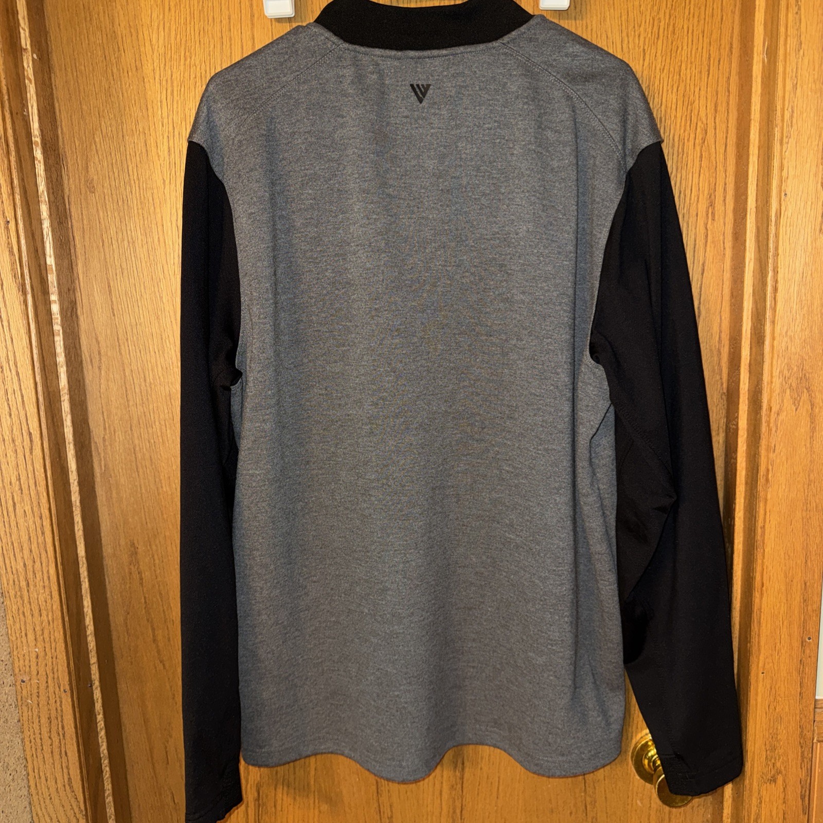 Levelwear 1/2 Zip Pullover Top Size XL Gray w/Black Sleeves & Collar