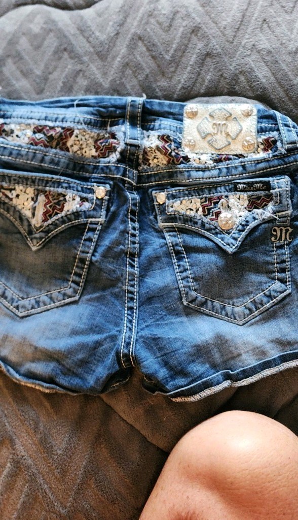 Miss Me Women’s Blue Denim Cut Off Shorts 29 Mid-Rise 5-Pocket Embroidered