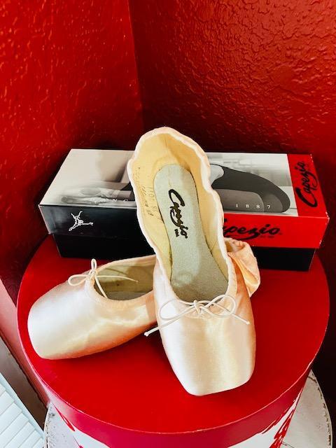 *New*NIB Capezio Plie II Style#197 Ballet Dance Pointe Shoes