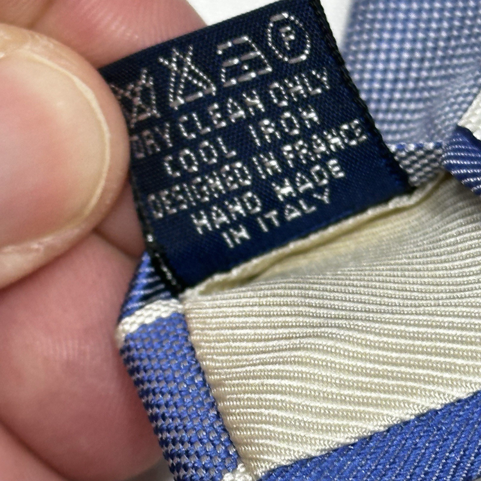 BREUER Men’s 100% Silk Necktie Designer Tie Blue White Striped L: 57” x W:3 1/8”