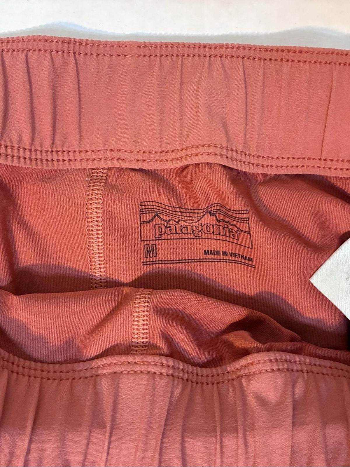 Patagonia Fleetwith Skort Size M – Rosehip Red