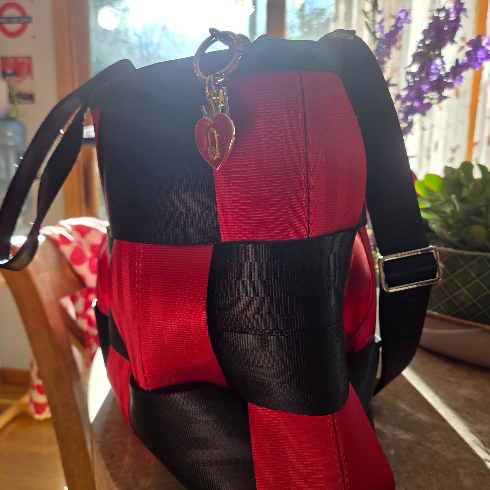 Harvey’s Seatbelt Bag “Red N Black” Medium Audrey Tote RARE With Bow Key Charm!