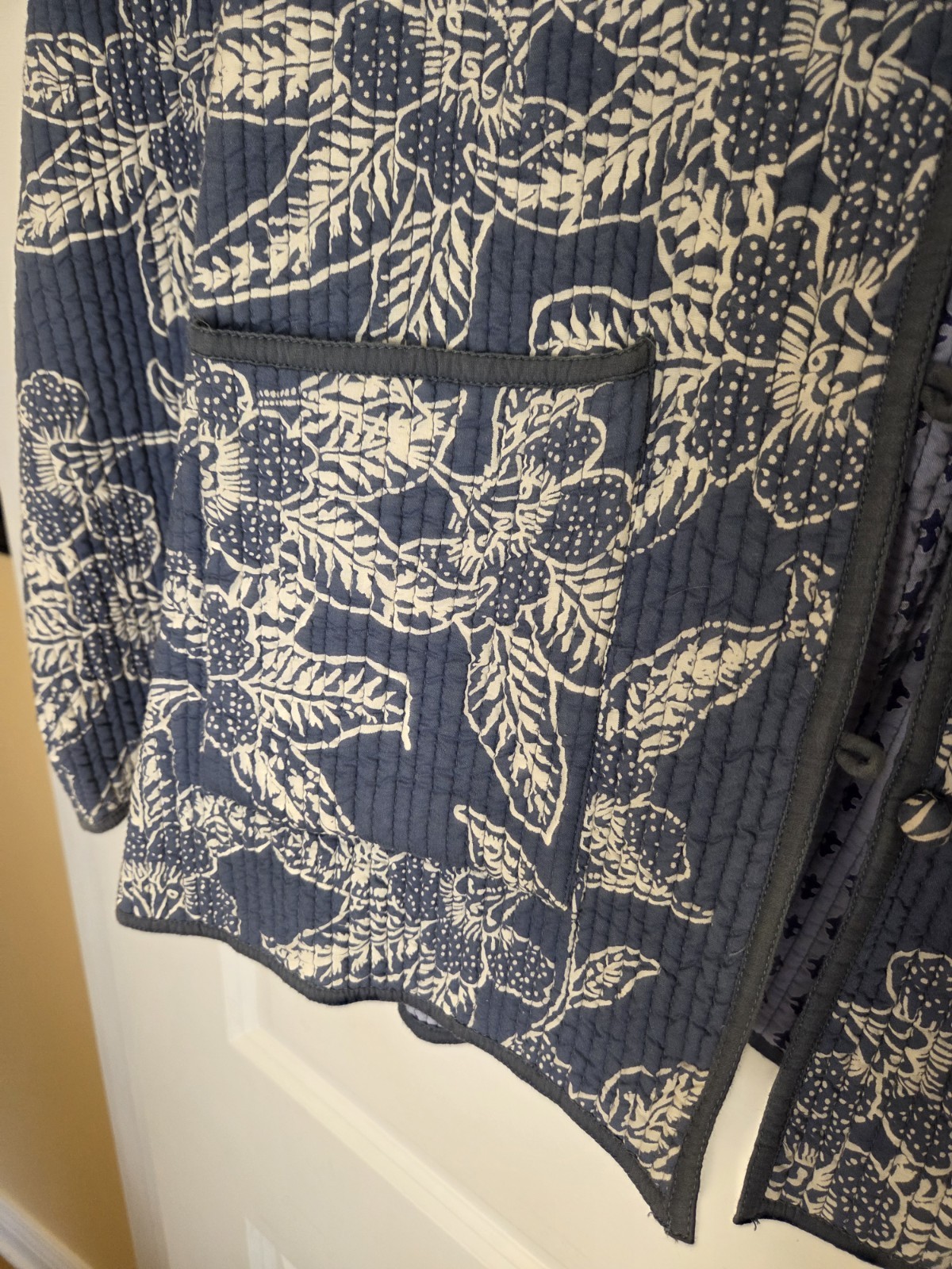 Stylish Reversible Quilted Jacket Women’s Cotton Jacket Preloved