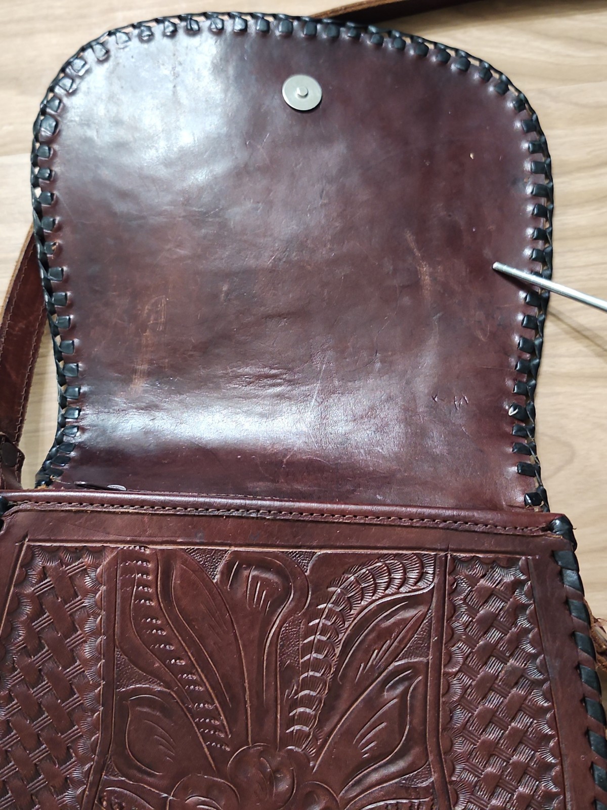 Leaders In Leather Tooled Leather Purse Made In Paraguay Brown Adjustable Strap