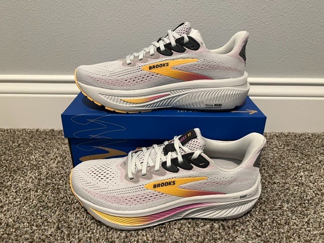 Women’s Size 8.5 Brooks Ghost 17 Running Shoes New In Oyster/Aprict/Pink 120431