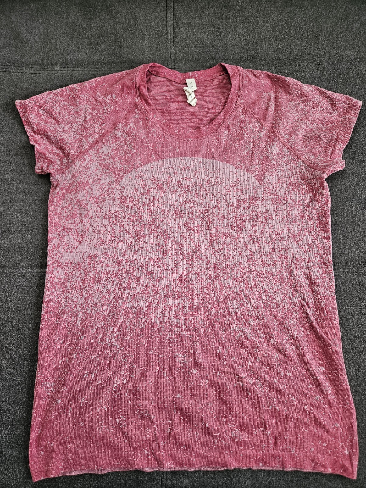 Lululemon Swiftly Tech Short Sleeve 2.0 in the Gradient Block Size 14