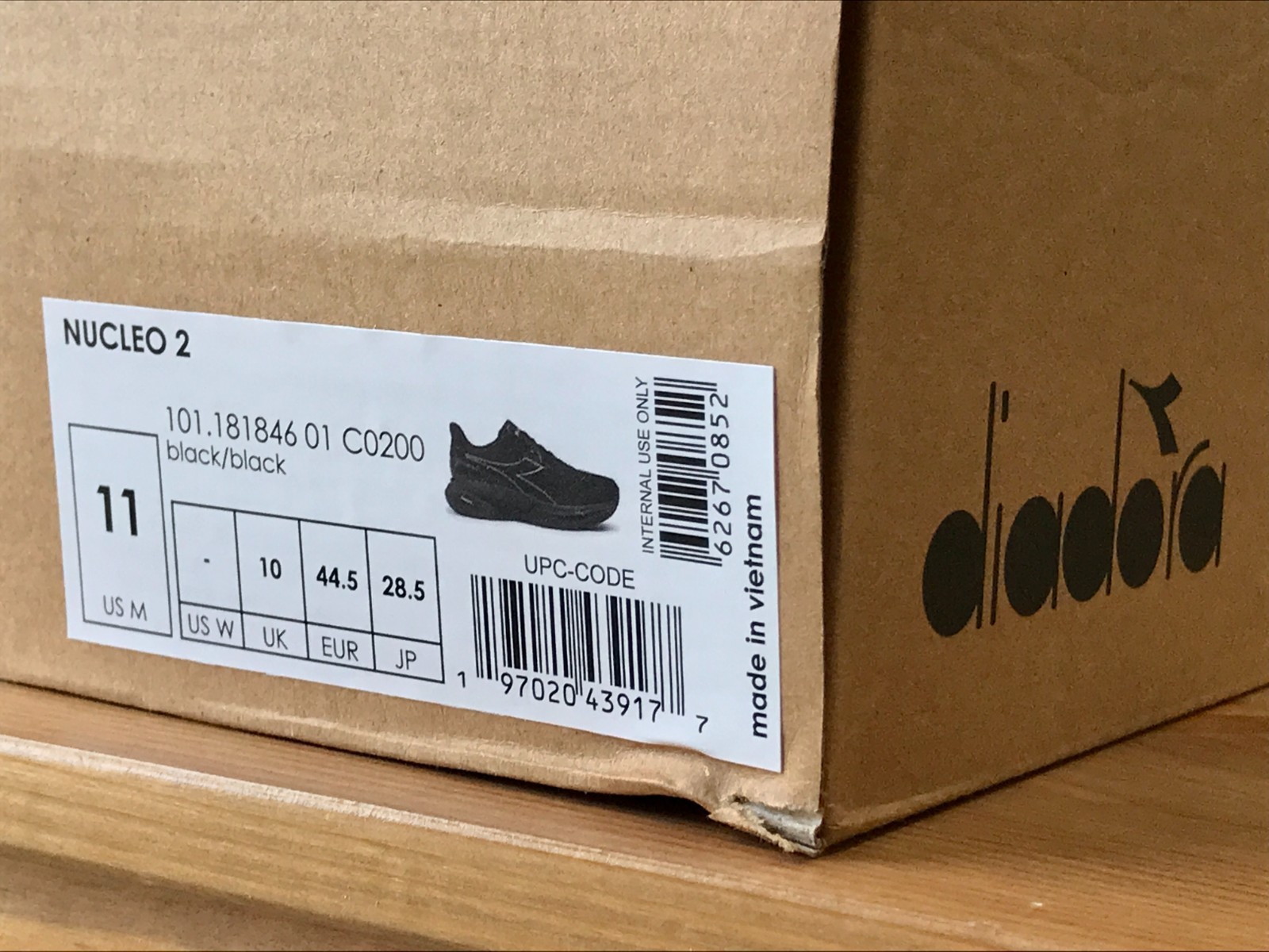 Diadora Nucleo 2 US11D running shoes, (black/black), in box, NEVER WORN!