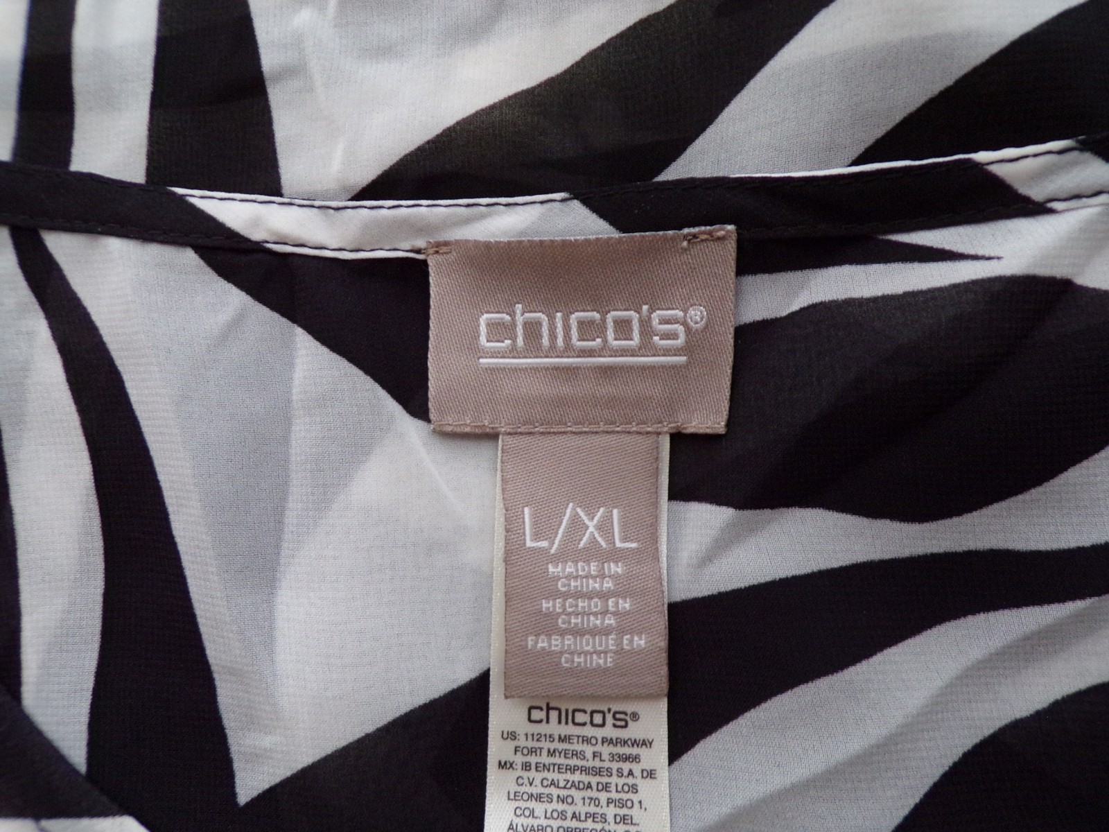 Chicos Black White Sheer Batwing Dolman Sleeve Top Size Large/XL Womens Blouse