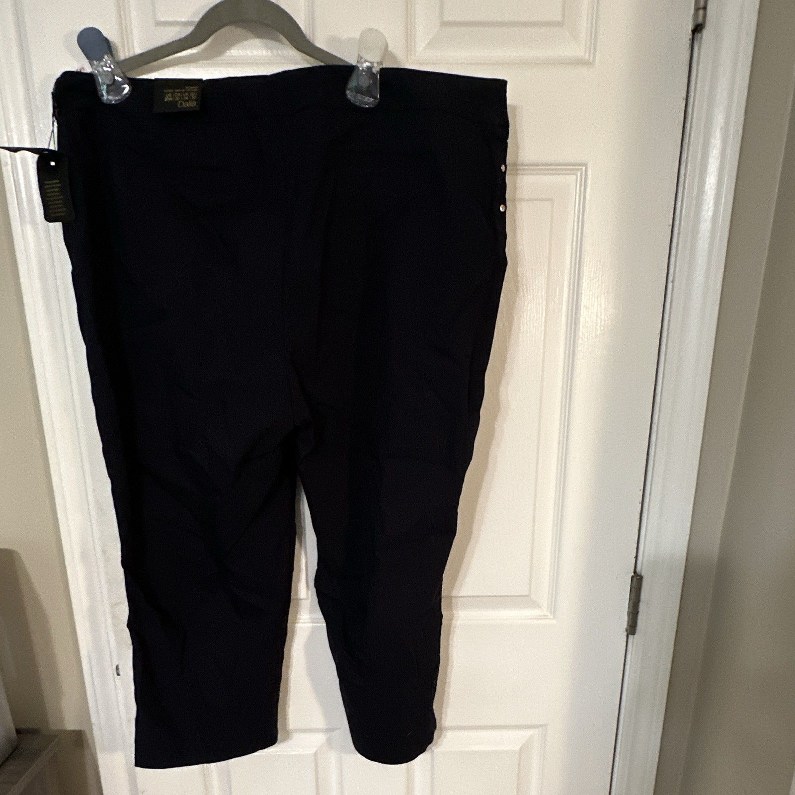 Cato Women’s Plus 20W Navy Blue Solid Flat Front Cropped Pants