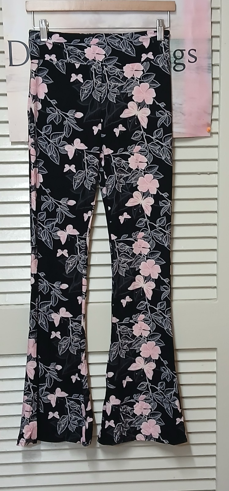 Women’s palazzo, Leggings Size Medium butterflies & pink flowers