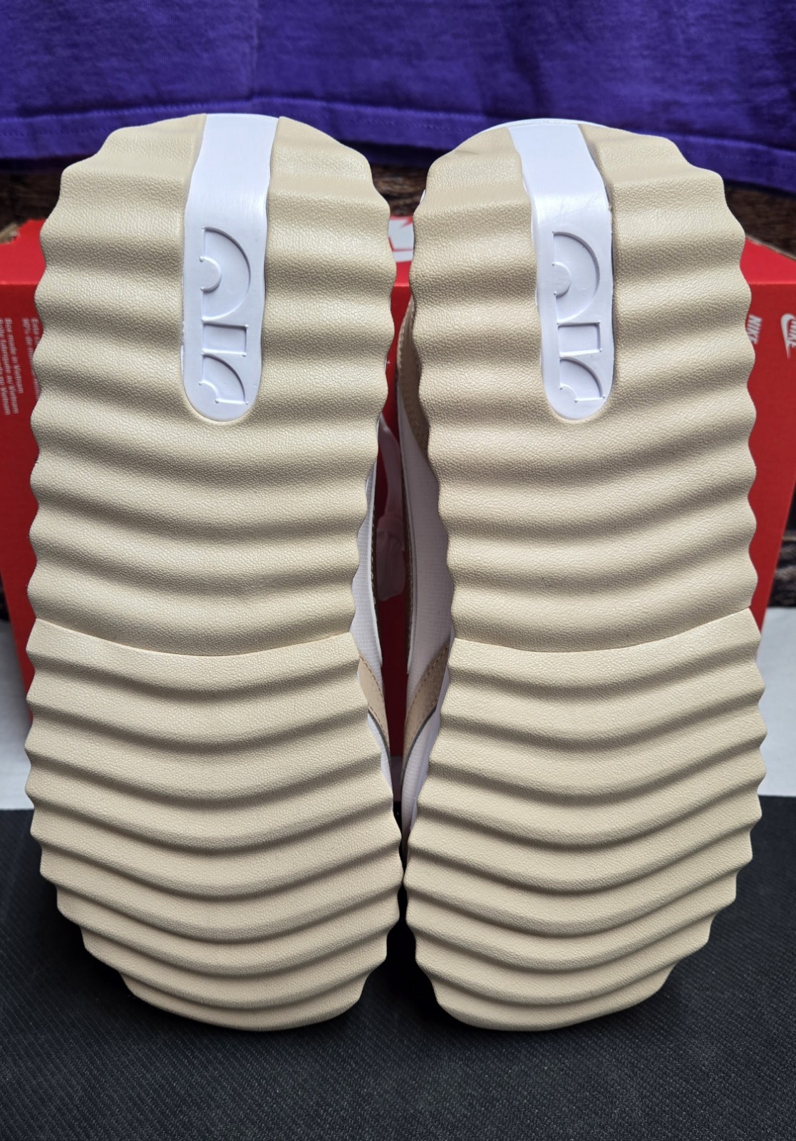 Size 9.5 – Nike Air Max Dawn Light Soft Pink 2022