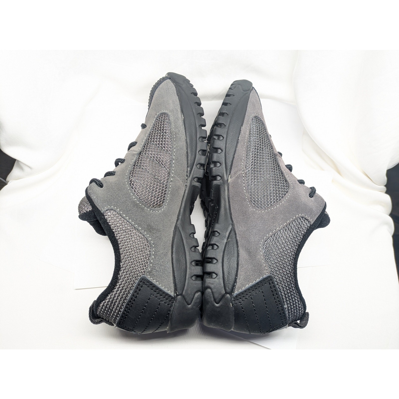 NWOB Shimano Cycling Shoes Mens 6 Gray Sneakers SH-MT20D Mountain 2-Bolt Cleats