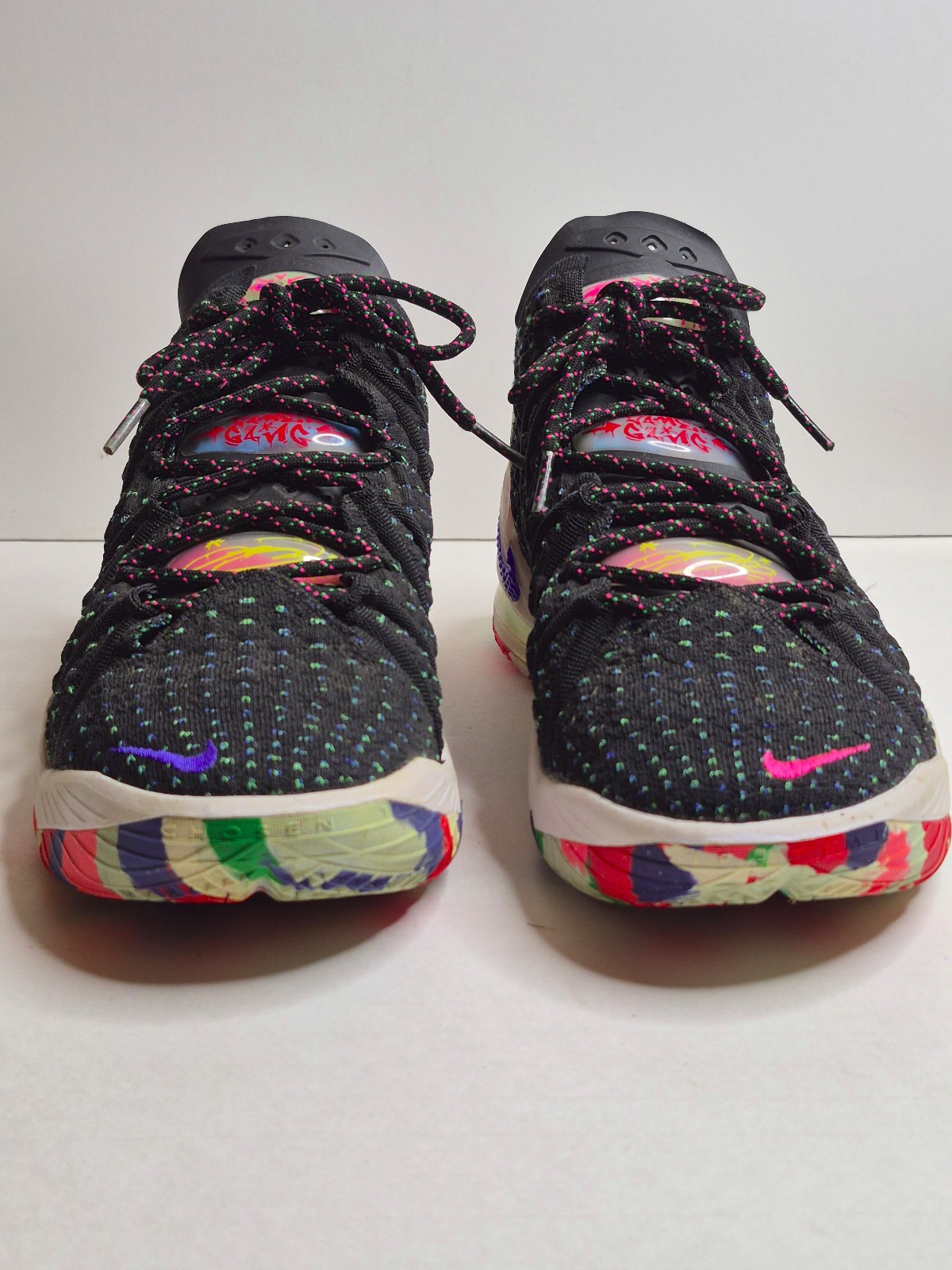 Nike Sneakers Men’s 8.5 LeBron 18 James Gang Multicolor Basketball Shoes