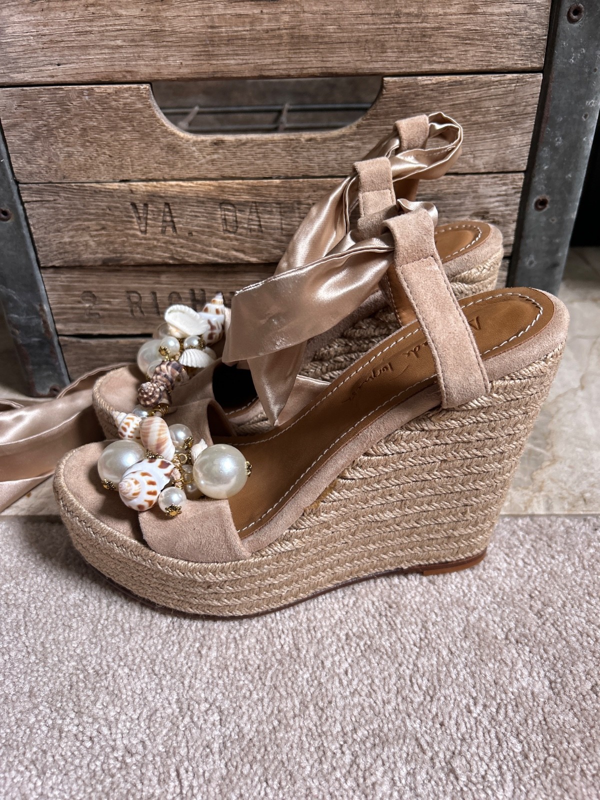 NEW $650 ALAMEDA TURQUESA Shell Wedge Espadrille Sandals – Sand – EU 39 / US 8.5