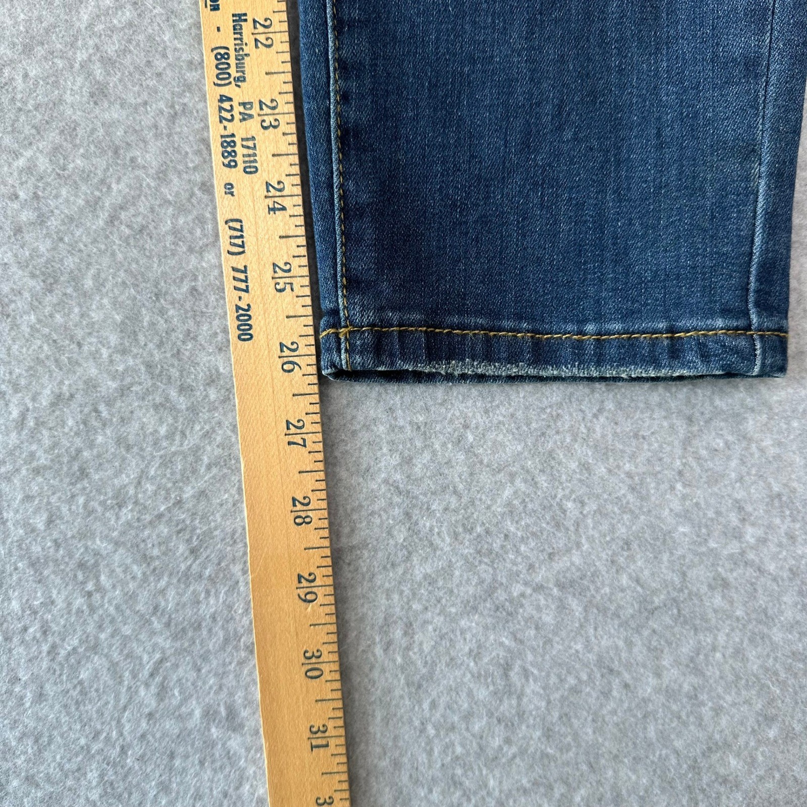 Judy Blue Relaxed Fit Distressed Medium Wash Denim Jeans Women Size 32